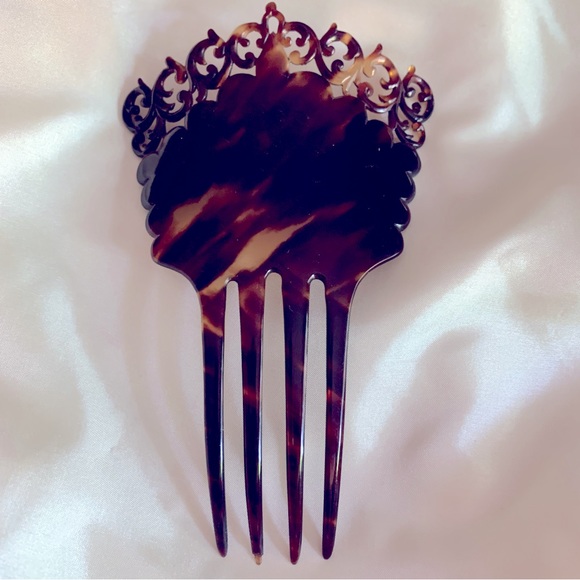 Source Unknown Accessories - Vintage faux tortoise shell fancy hair combs